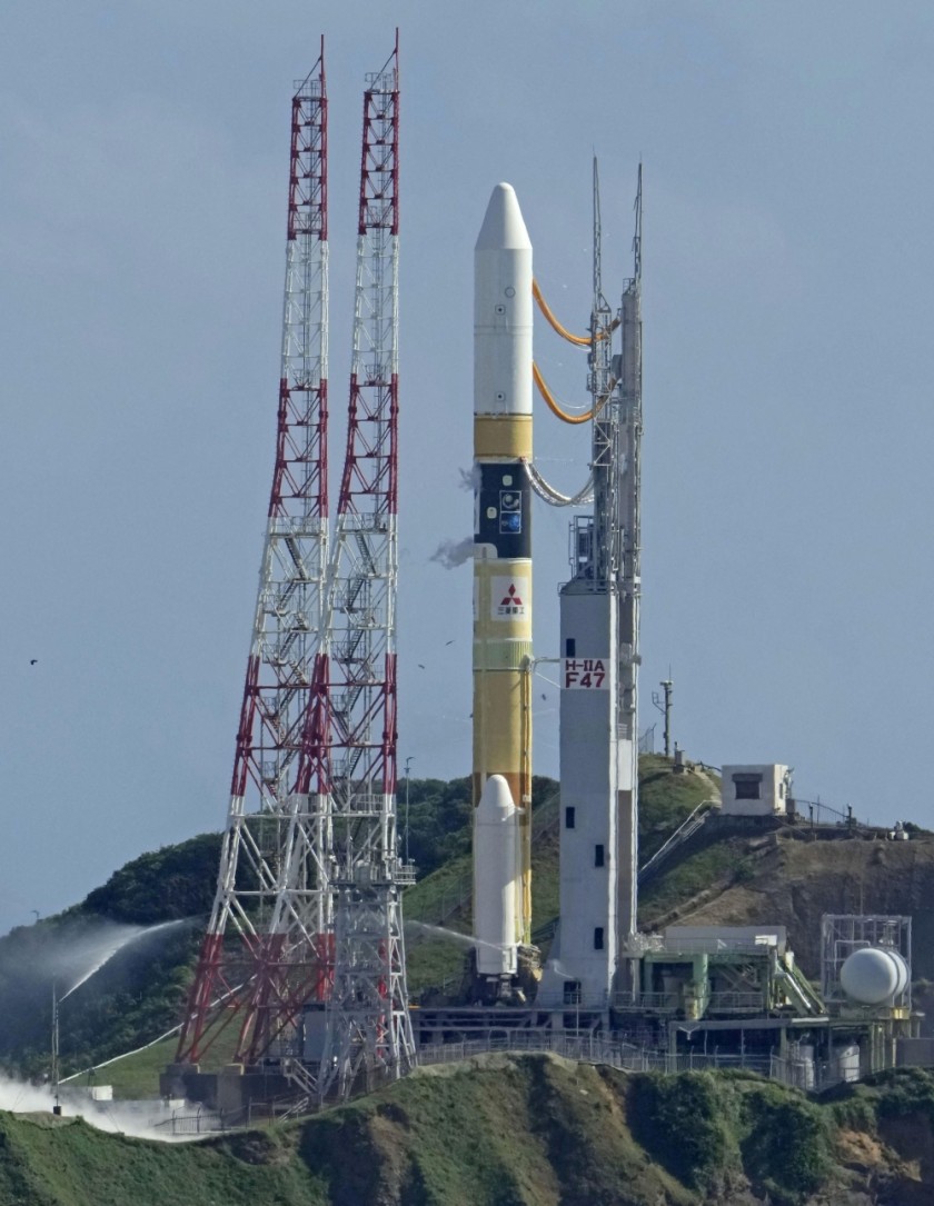 Japan's 'Moon Sniper' launch delayed for third time