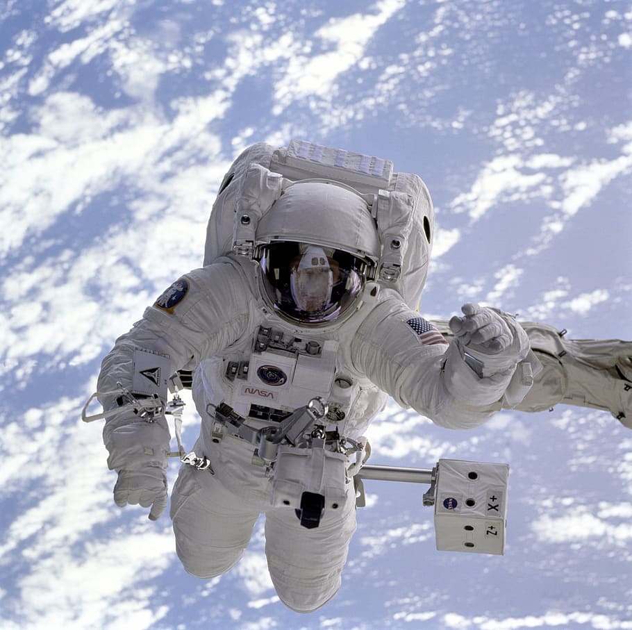 Former NASA Astronaut Karol ‘Bo’ Bobko, known for flying three shuttle missions, passes away at the age of 85